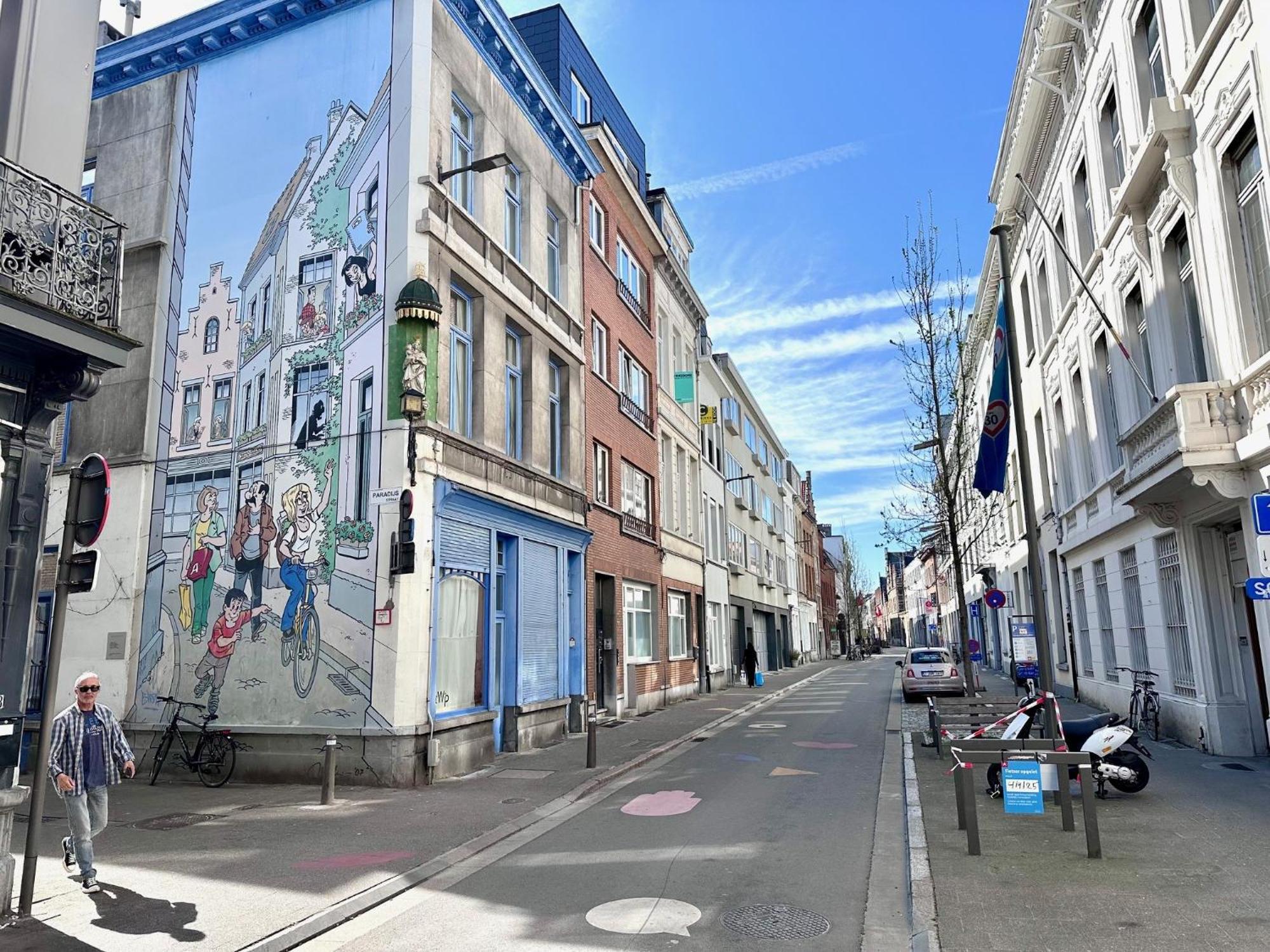 Colorful Pop Apartment In The Heart Of Antwerp Exterior photo